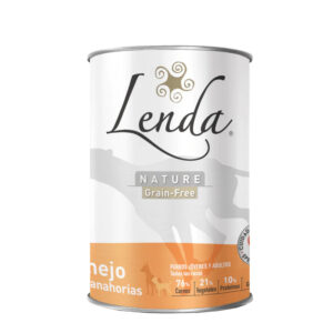 Comida húmeda de conejo con zanahorias